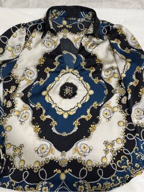Xhilaration Blue, Black & White Medallion Print Blouse